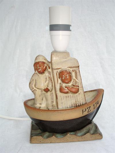 02-fishing_boat_lamp_base_(2).JPG